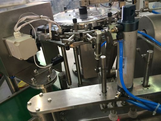 Máquina de embalaje rotativo de bolsa de 1000 ml 5KW Máquina de embalaje de bolsa rotativa